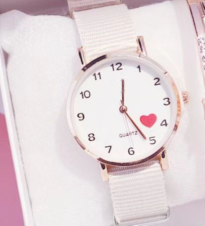 Fashionable casual women's watch sell like hot cakes fashion watches